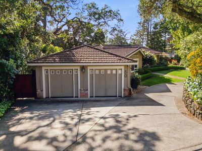 50 Oakcrest Ct