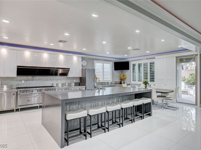 7292 White Bloom Ave