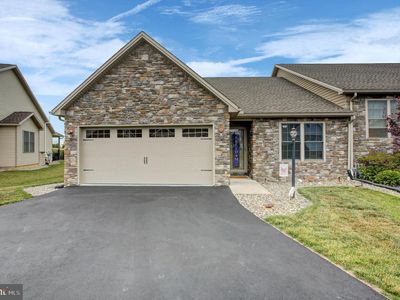 Property at 253 Pin Oak Ln, Shippensburg, PA