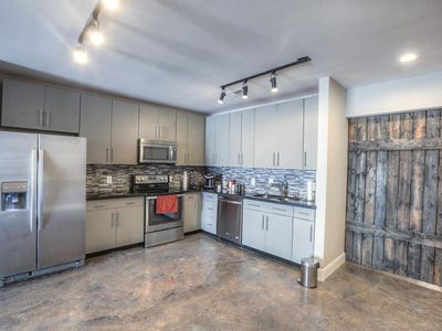 1601 W Webster St #11
