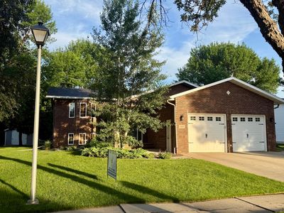 1105 Cherrywood Ln