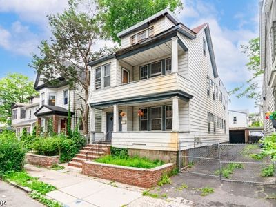 164-166 Vermont Ave