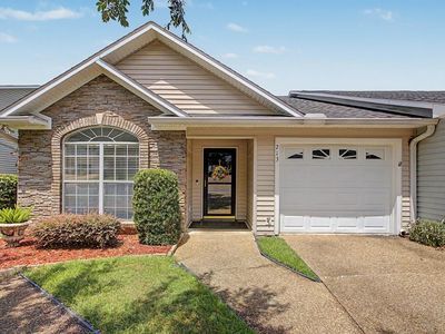 213 Huntington Pointe Dr