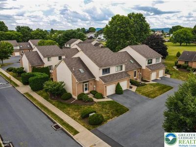 3225 Oakland Square Dr