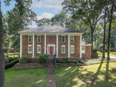 2608 Holly Spring Dr
