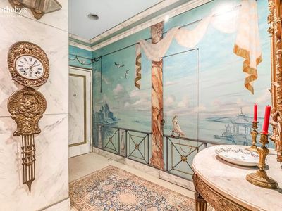 166 E 78th St APT 2B