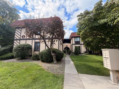 8 Loudon Drive #8