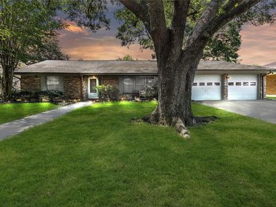 2207 Mockingbird Ln