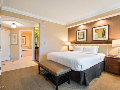 125 E Harmon Ave #2218