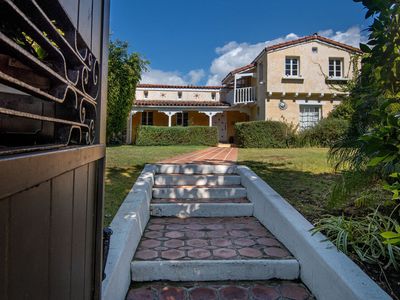 731 San Vicente Blvd