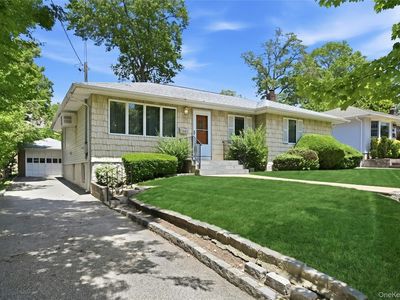 152 Nassau Drive