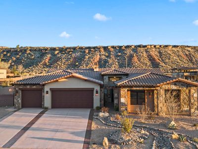 425 E Estrella Ridge Dr