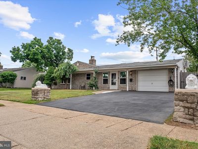 220 Willow Dr