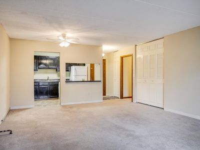 10401 Cedar Lake Rd Unit 215