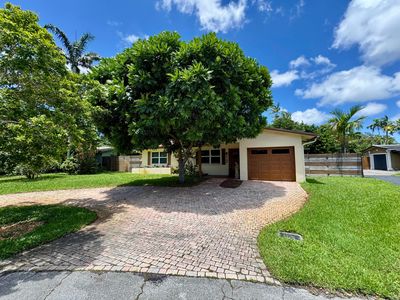 1785 NW 39TH Place