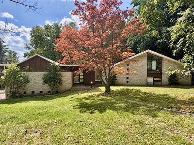 771 Larchmont Rd