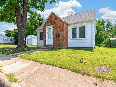 360 W 5th St