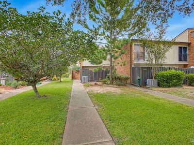 4820 Huron Dr