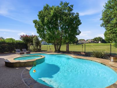 902 Riviera Dr