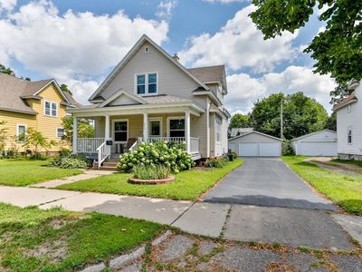 915 South 6TH AVENUE