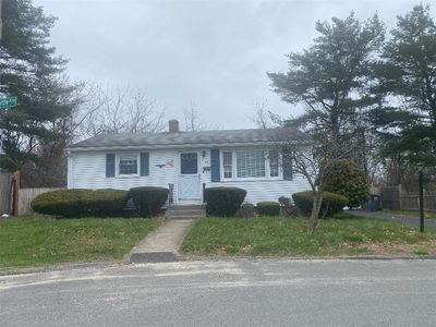 39 Fyffe Ave