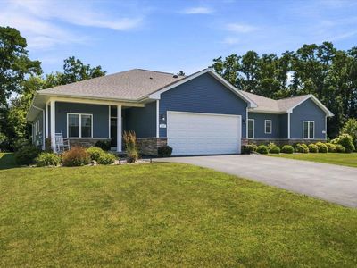 490 Meadowlark LANE E E