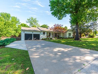 2415 E 36th Pl