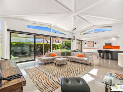 2426 S Madrona Dr