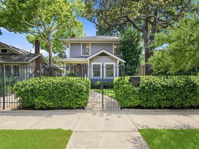 611 W Main St