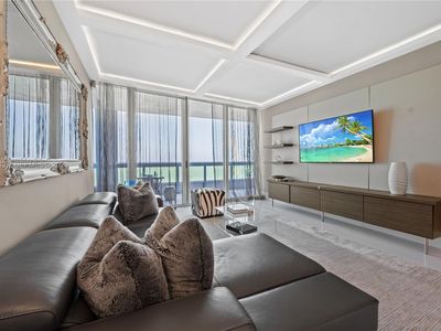 6899 Collins Ave Unit 702