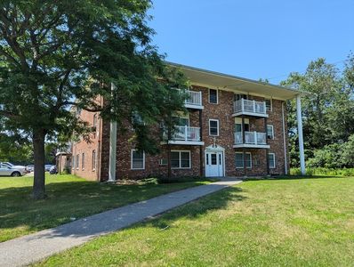 16 Woodman Way APT 8