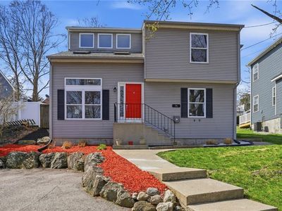 76 Myra St