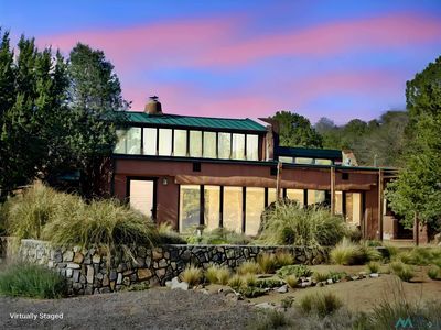 24 Amber Dr