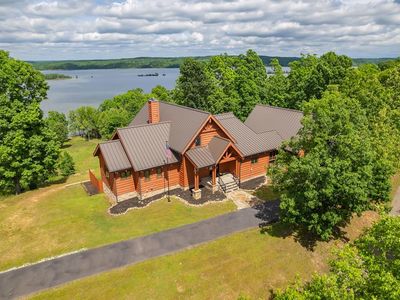 685 River Oaks Dr