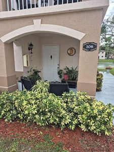 1270 SE 27th St UNIT 106