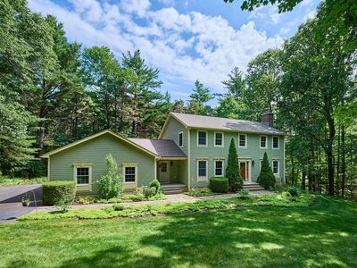 2 Eastwood Dr