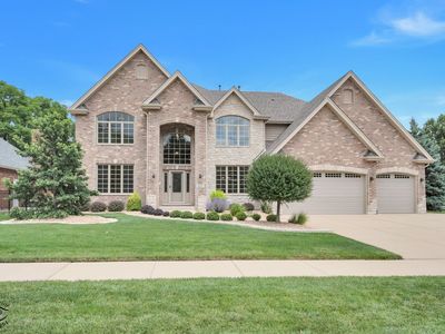 8834 Carefree Ave