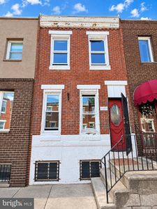 1922 Sigel St
