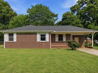 700 Woodmont Cir