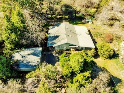 2864 Hillcrest Dr