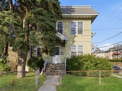 1 Bay Ave