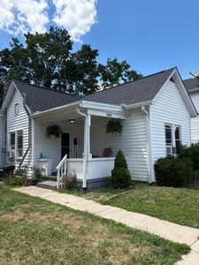684 Vine St