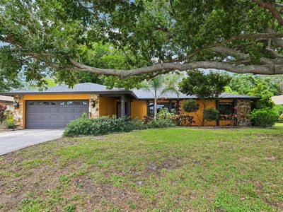 4873 Huntleigh Dr