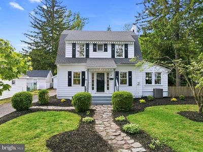 Property at 4 2nd St, Riverton, NJ