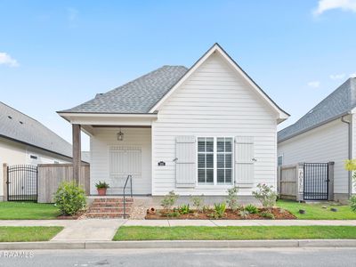 303 Manor House Ln