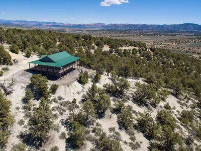 1735 W Pinyon Hills Rd