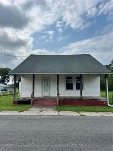 Property at 14 B Ave, Windsor, VA