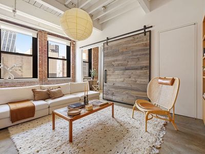 525 W 22nd St APT 4B