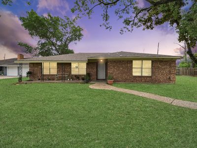 615 Barbara Mae St