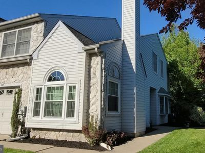 308 Lake Side Dr